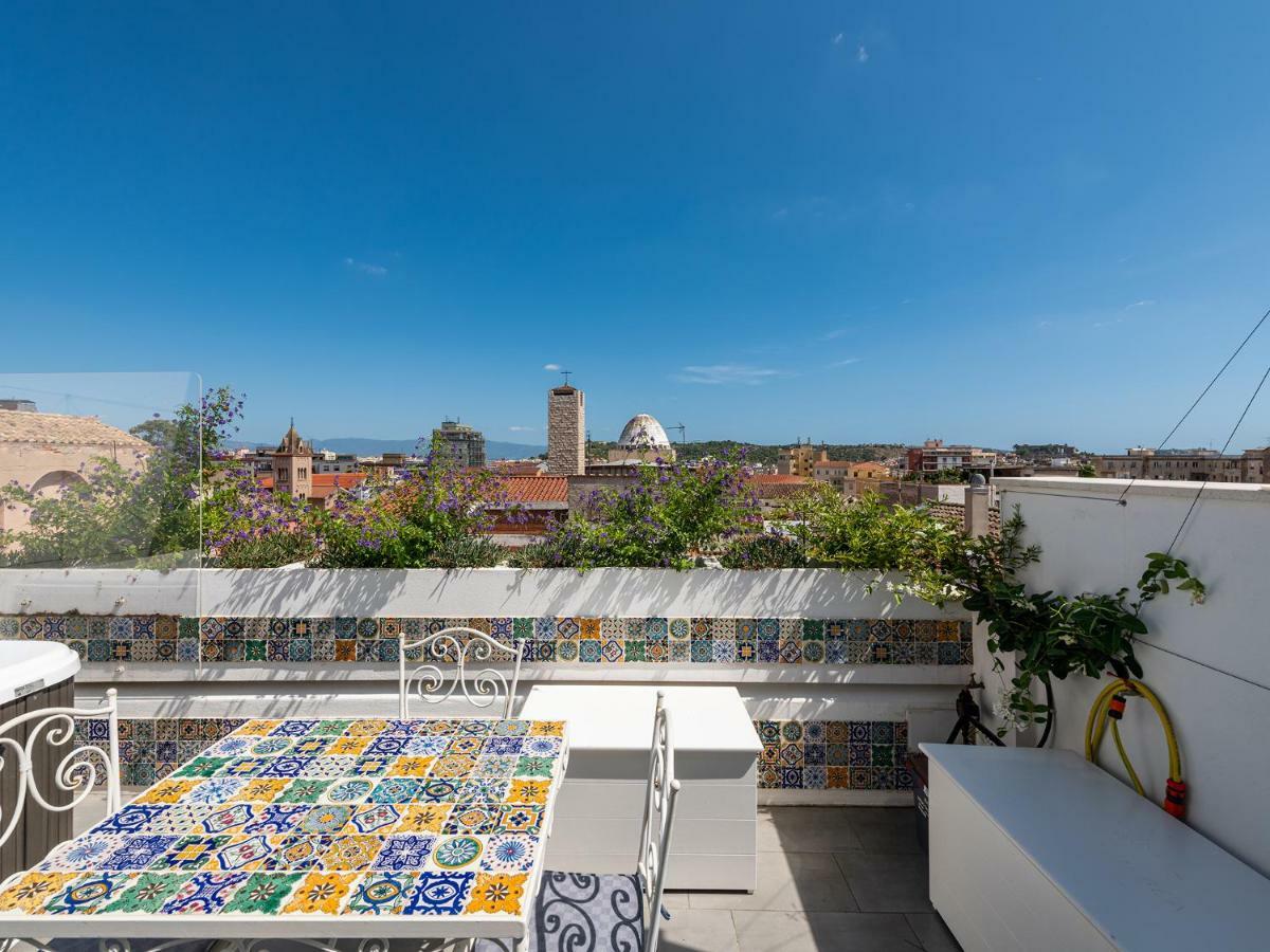 "Bea'S Terrace" - Private Jacuzzi And Panoramic Rooftop In The City Centre Cagliari Dış mekan fotoğraf